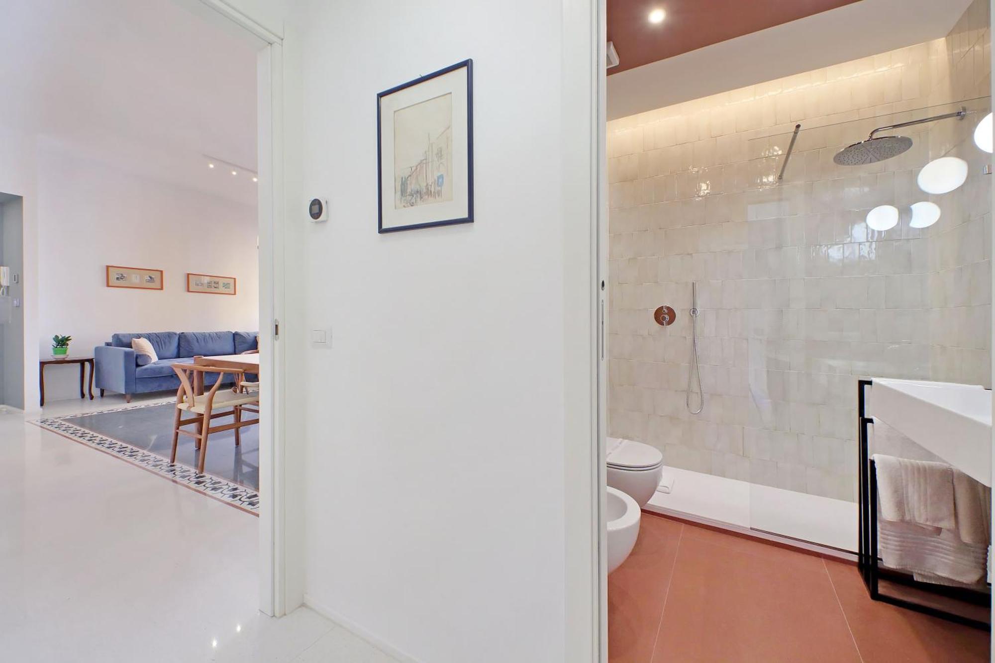 Ych-spaceful Near Vatican Appartement